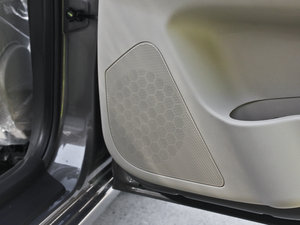 2013款1.6L 手动精英版 京V 中控区
