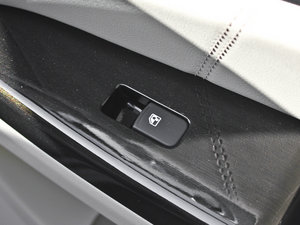 2013款1.6L 手动精英版 京V 中控区