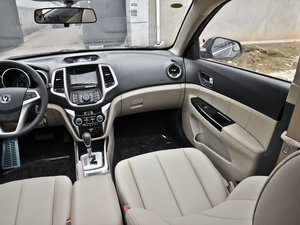 2013款1.6L 自动豪华版 京V 中控区