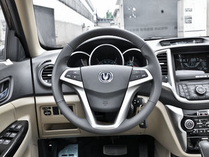 2013款1.6L 手动豪华版 京V 方向盘