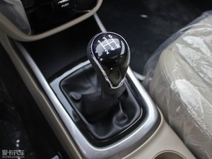 2013款1.6L 手动豪华版 京V 换挡杆