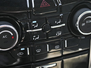2013款1.6L 自动精英版 京V 中控区