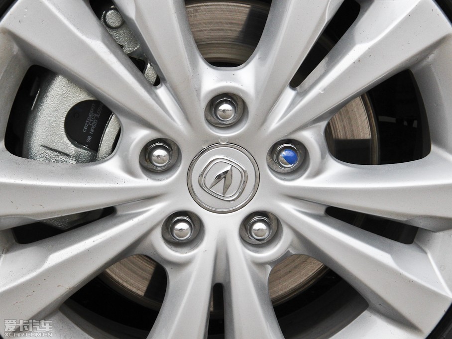 2014���݄� 1.6L �ԄӺ��A�� ��V