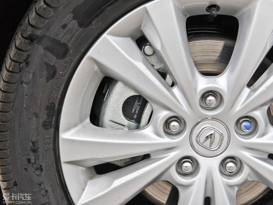 2014���݄� 1.6L �ԄӺ��A�� ��V