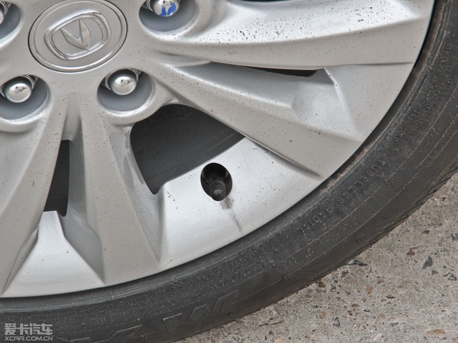 2014���݄� 1.6L �ԄӺ��A�� ��V