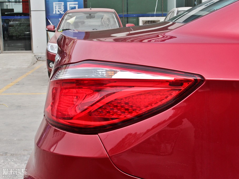 2014���݄� 1.6L �ԄӺ��A�� ��V