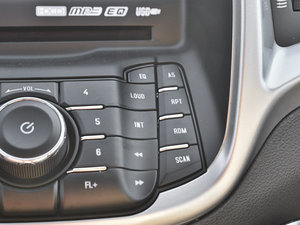 2014款1.6L 手动精英版  中控区