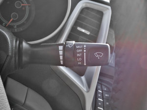 2014款1.6L 手动精英版  中控区