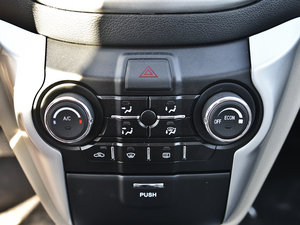 2014款1.6L 手动精英版  空调调节