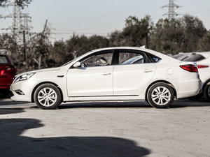 2014款1.6L 手动尊贵版  正侧（左）