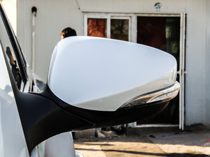 2014款1.6L 手动尊贵版  后视镜