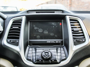2014款1.6L 手动尊贵版  空调出风口
