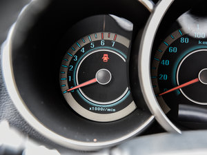 2014款1.6L 自动尊贵版  中控区