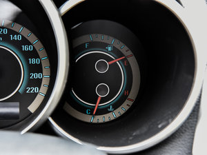 2014款1.6L 自动尊贵版  中控区