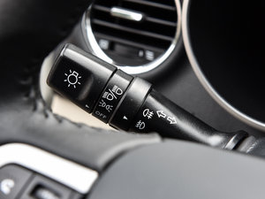 2014款1.6L 自动尊贵版  中控区