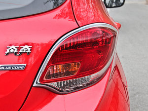 2014款1.4L 手动尊贵版 尾灯