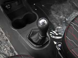 2014款1.4L 手动尊贵版 换挡杆