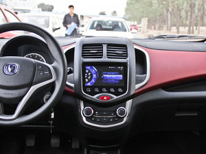 2014款1.4L 手动尊贵版 中控台
