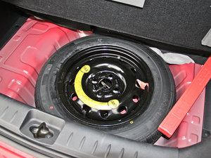2014款1.4L 手动尊贵版 备胎