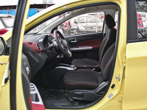 2014款1.4L IMT尊贵版 前排空间