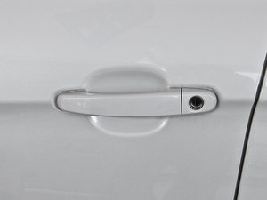 2014款1.6L 手动豪华版 主驾门拉手
