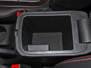 2014款1.6L 手动豪华版 空间座椅