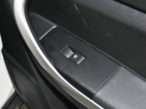 2014款1.6L 手动豪华版 中控区