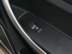 2014款1.6L 手动豪华版 中控区