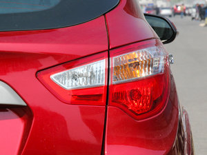 2014款1.6L 自动豪华导航版 尾灯