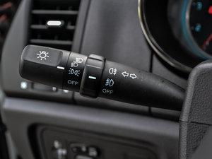 2014款1.6L 手动豪华导航版 中控区