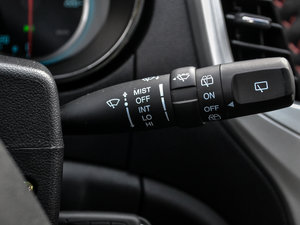 2014款1.6L 手动豪华导航版 中控区