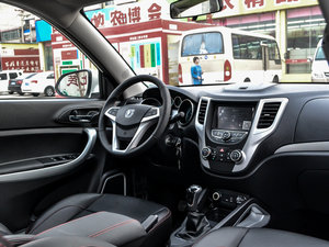 2014款1.6L 手动豪华导航版 中控区