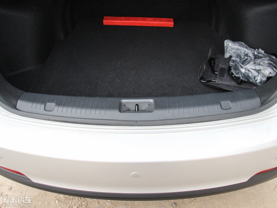 2015���V7 1.6L �ք�(d��ng)��(l��)Ȥ�� ��(gu��)IV