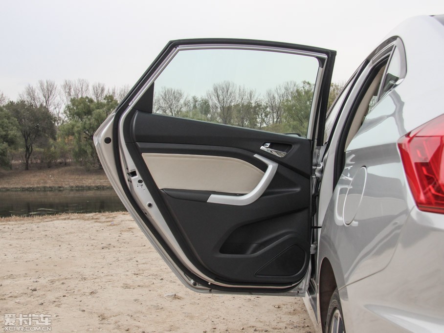 2015���V7 1.6L �քӘ�Ȥ�� ��IV