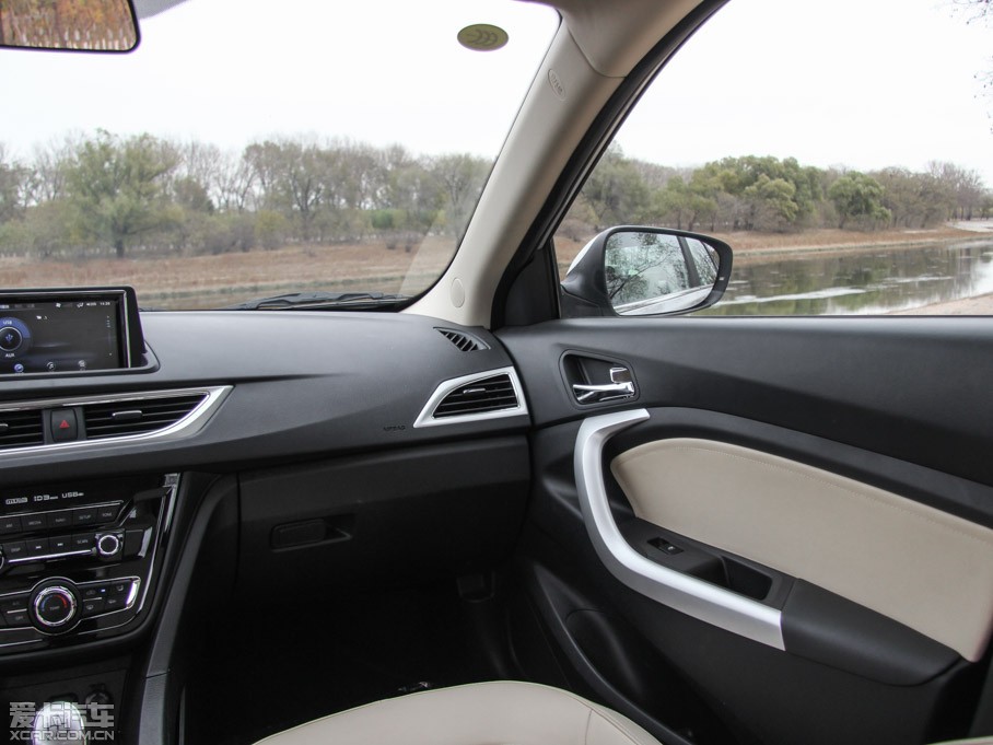 2015���V7 1.6L �քӘ�Ȥ�� ��IV