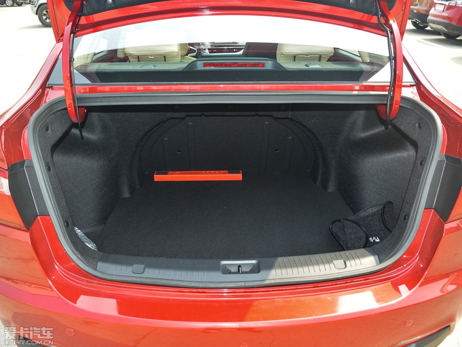 2015V7 1.6L Զ IV