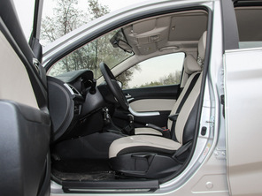 長安乘用車2015款悅翔V7