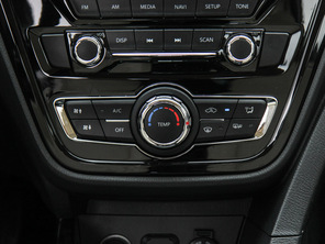 長安乘用車2015款悅翔V7