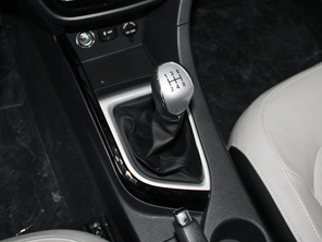 長安乘用車2015款悅翔V7