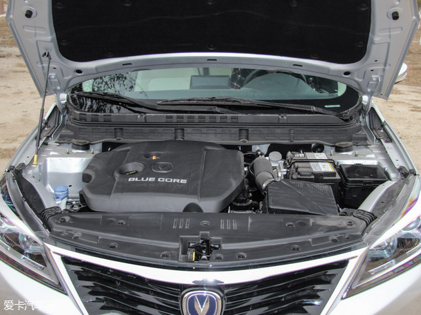 長安乘用車2015款悅翔V7