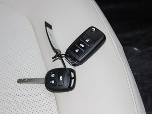 2015款1.6L 手动乐趣型 国IV 车钥匙
