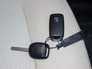 2015款1.6L 手动乐趣型 国IV 其它
