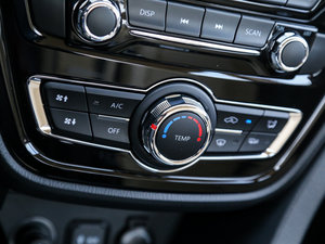 2015款1.6L 手动乐趣型 国IV 中控区