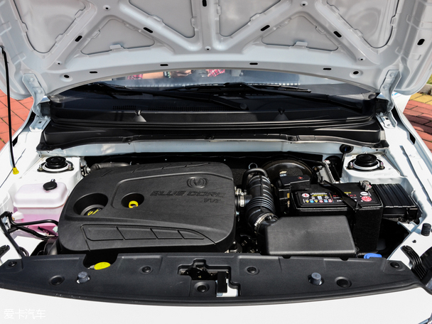 長安乘用車2015款悅翔V3