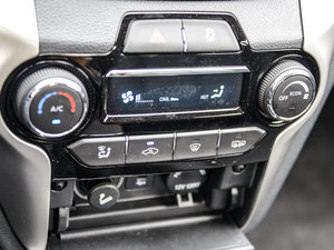 2015款1.5T 自动运动尊贵型 中控区