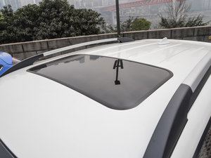 2015款1.6L 自动尊贵型 国IV 车顶