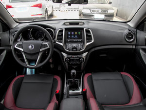 2015款1.6L 手动锐酷型 国IV 内饰全景