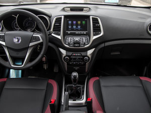 2015款1.6L 手动锐酷型 国IV 中控台