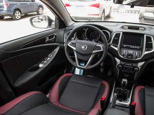 2015款1.6L 手动锐酷型 国IV 中控区