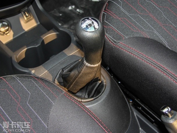 長(zhǎng)安乘用車2015款奔奔